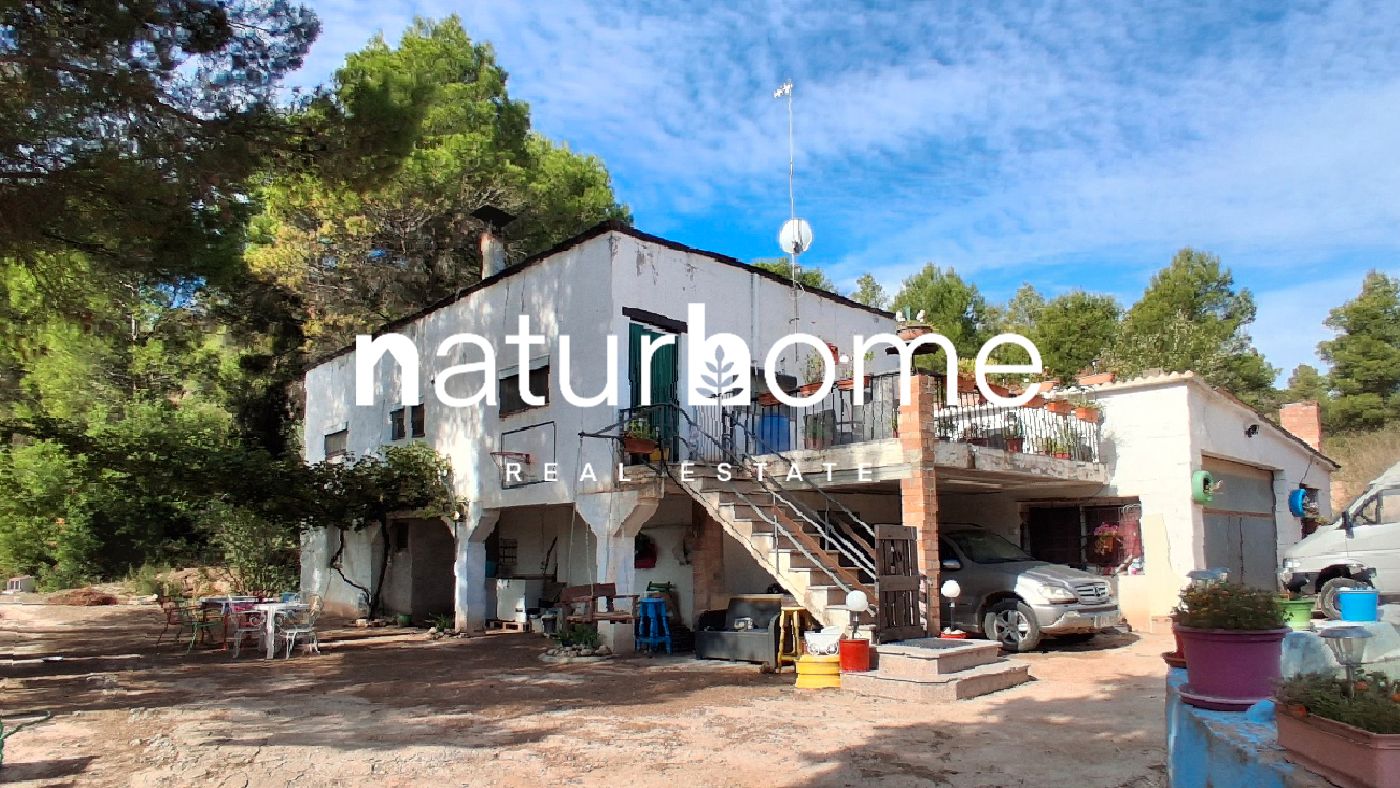 Exterior view of Country house for sale in Flix  with Private garden, Terrace and Balcony