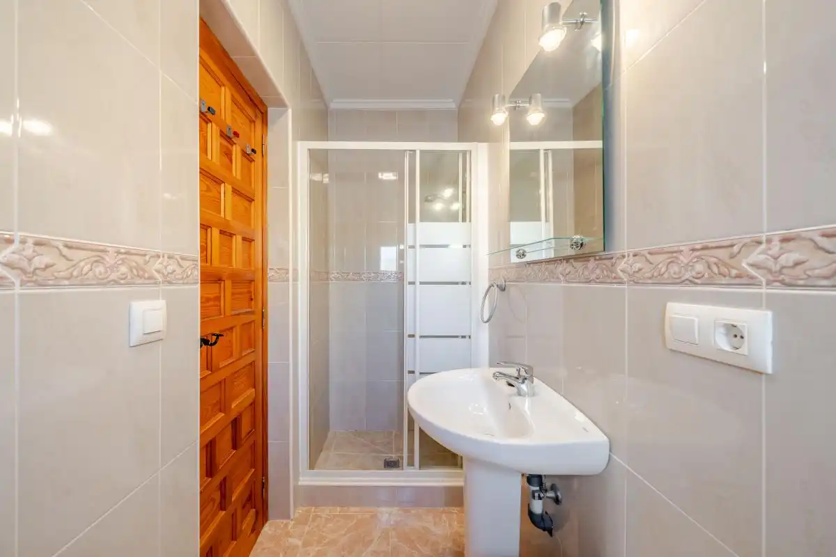 Baño de Casa o chalet de alquiler en Elche / Elx con Aire acondicionado, Calefacción y Jardín privado
