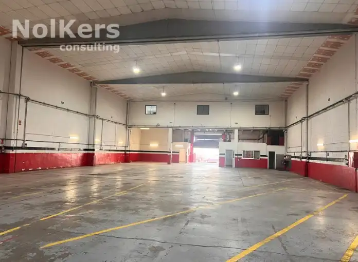Parking de Nave industrial de alquiler en Barcelona con Calefacción