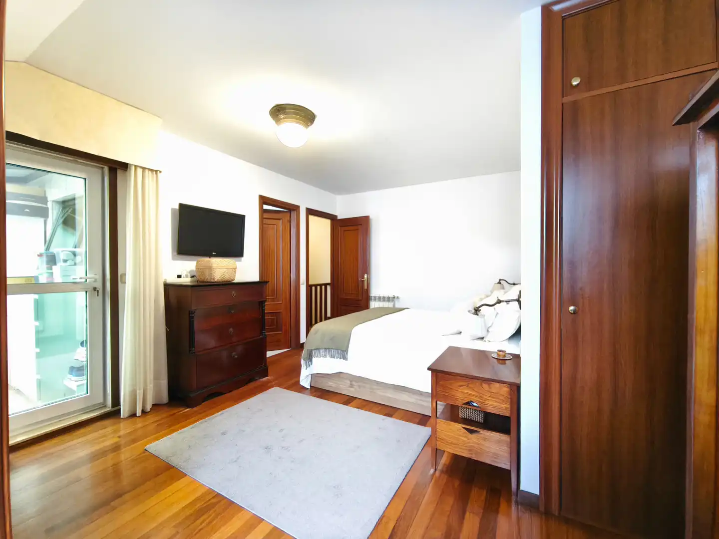 Habitación de Dúplex en venta en Santiago de Compostela  con Calefacción, Terraza y Trastero