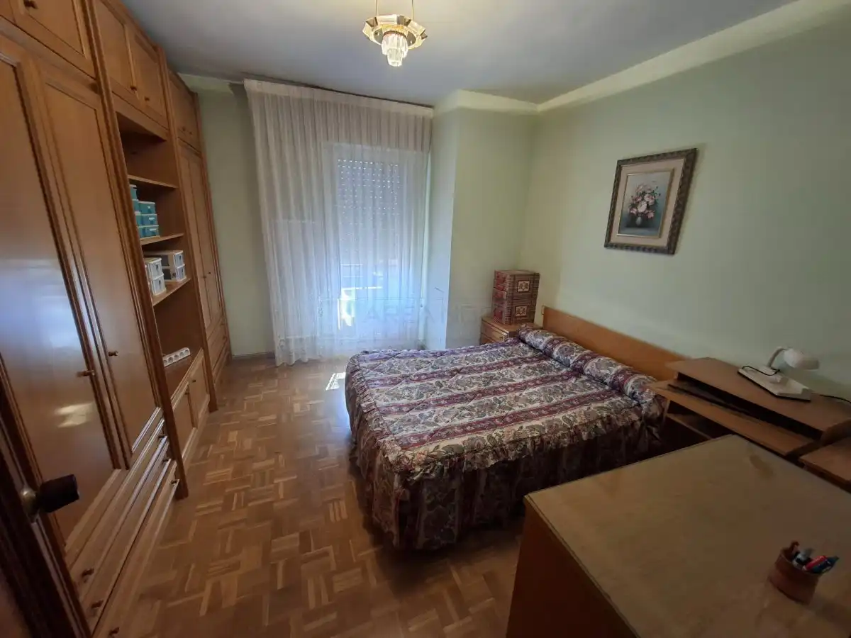 Habitación de Piso en venta en Vitoria - Gasteiz con Calefacción, Parquet y Terraza
