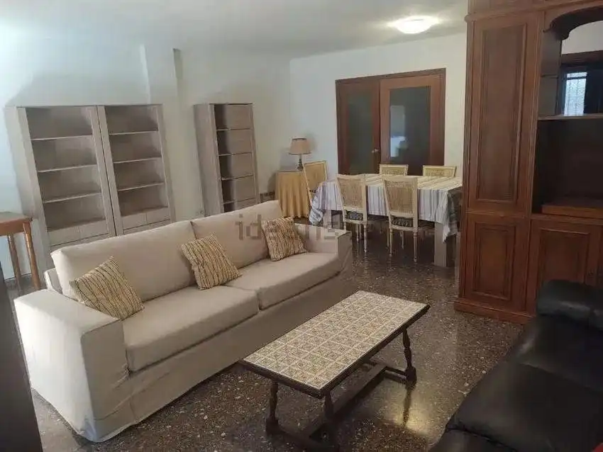 Piso con ascensor en alquiler en Extramurs