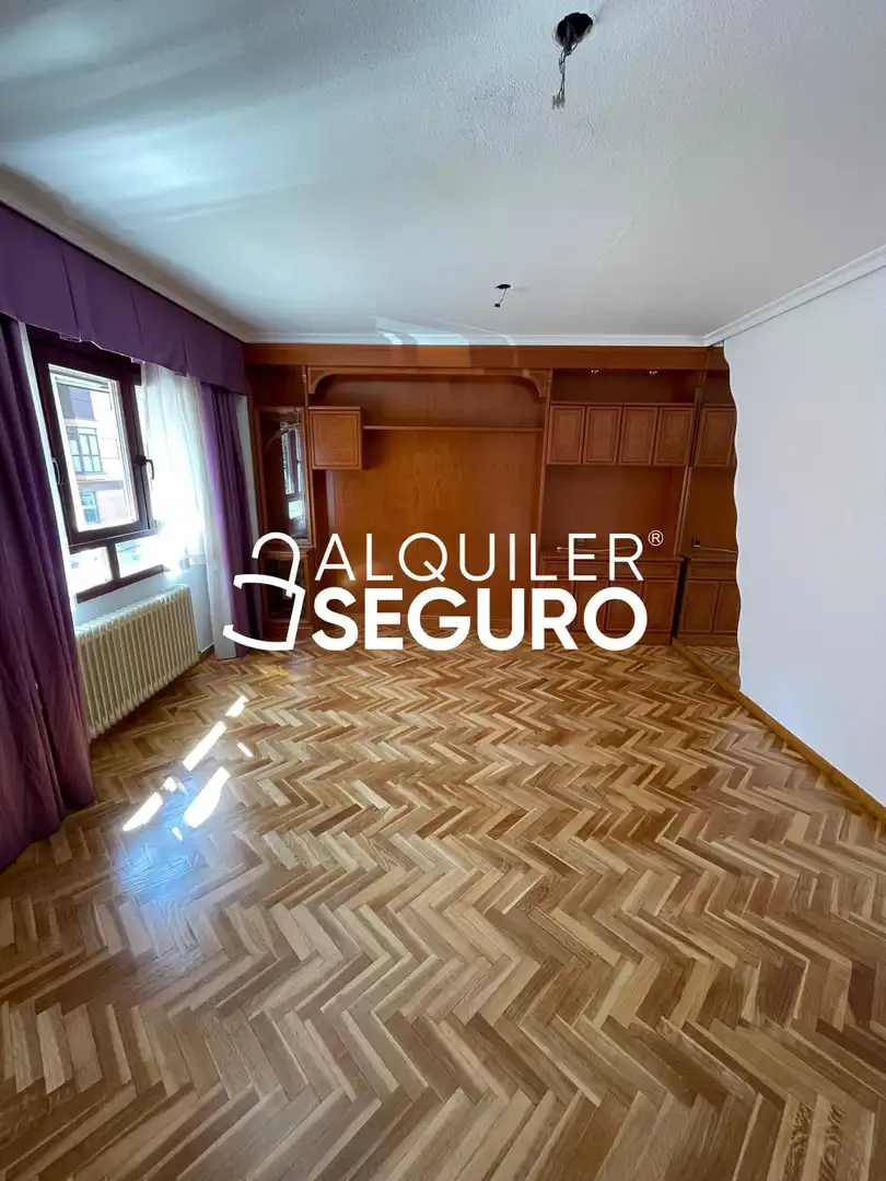 Dormitori de Loft de lloguer en Madrid amb Aire condicionat i Calefacció