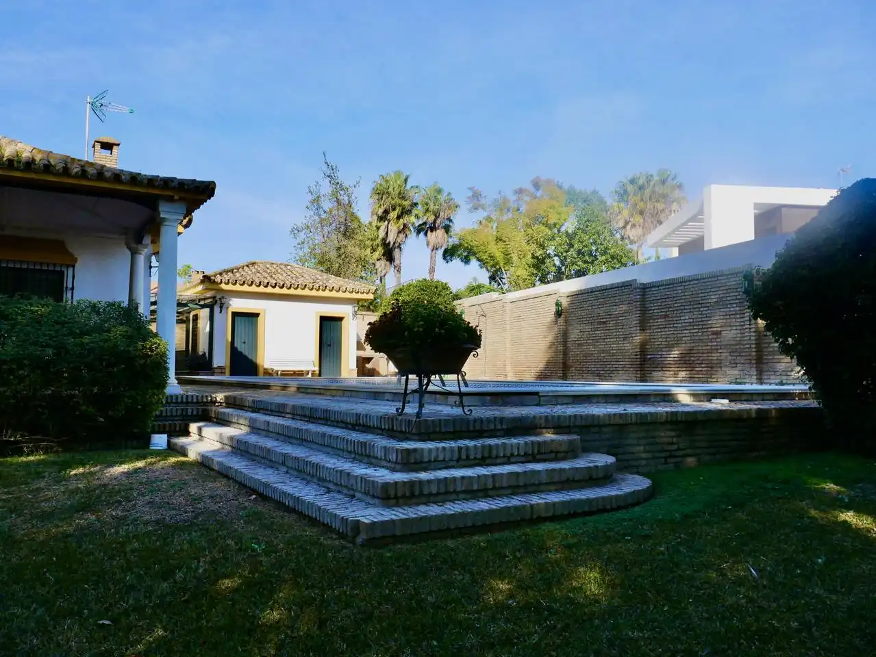 Casa o xalet en venda a Jacinto Benavente, Gines
