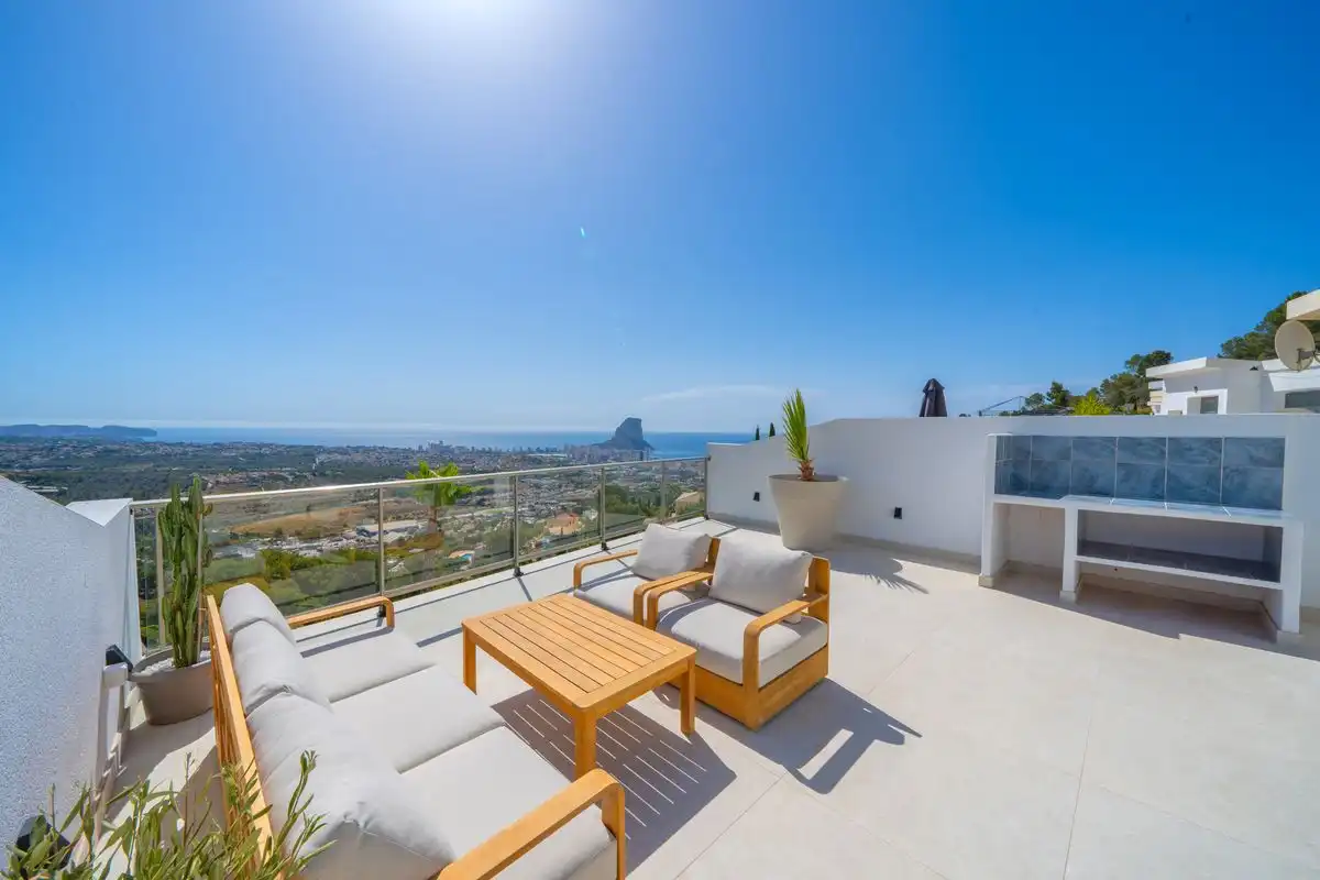 Casa aparellada amb terrassa en venda a Partida Oltamar