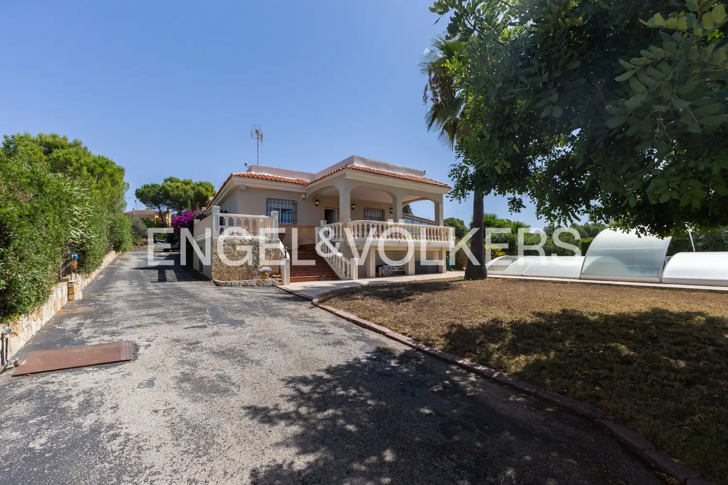 Exterior view of Houses for sale in Montserrat  with Air Conditioner, Heating and Private garden