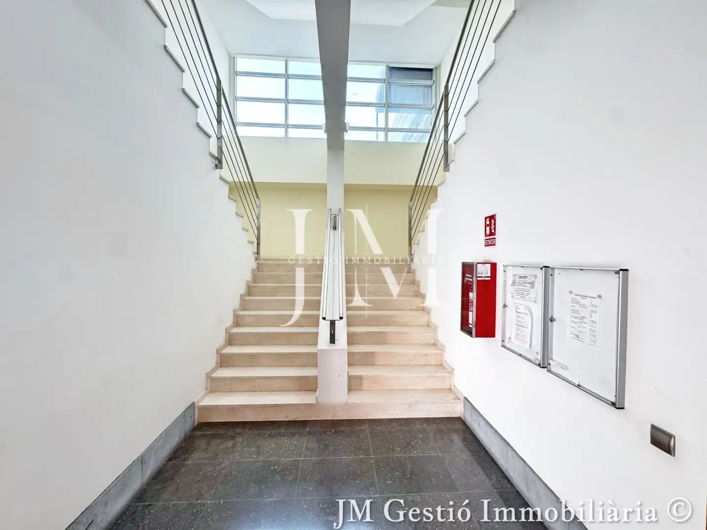 Wohnung zum Verkauf in Terrassa mit Klimaanlage, Heizung und Parkett