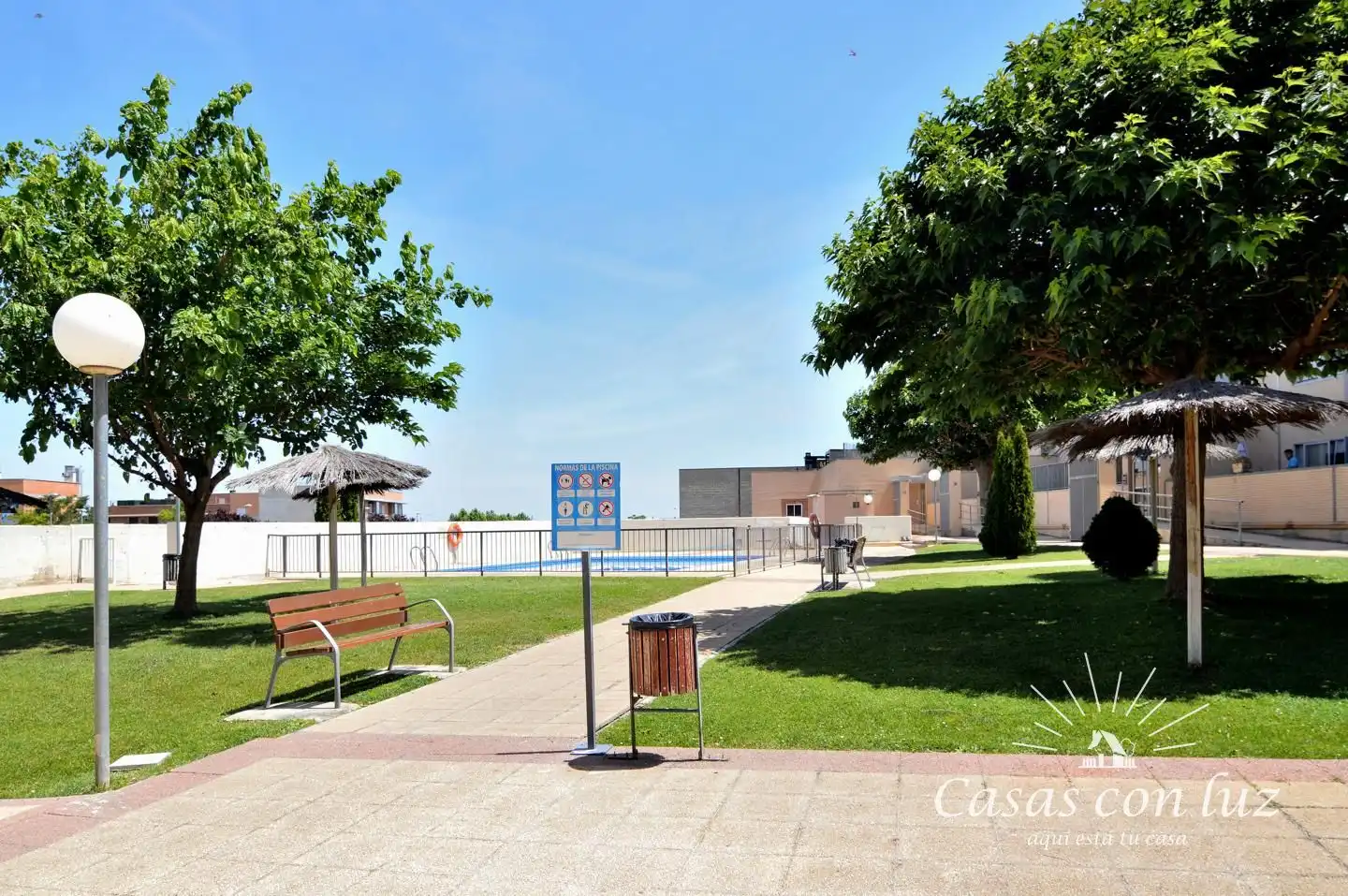 Piscina de Dúplex en venda en Cadrete amb Aire condicionat, Calefacció i Terrassa