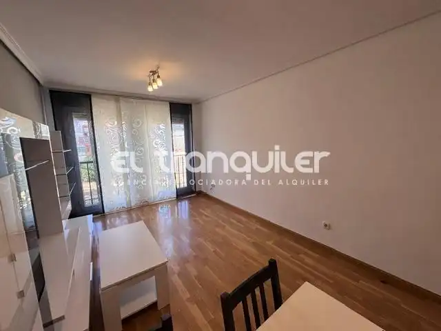 Bedroom of Flat for rent in Madrid  with Storage room, Furnished and Washing machine