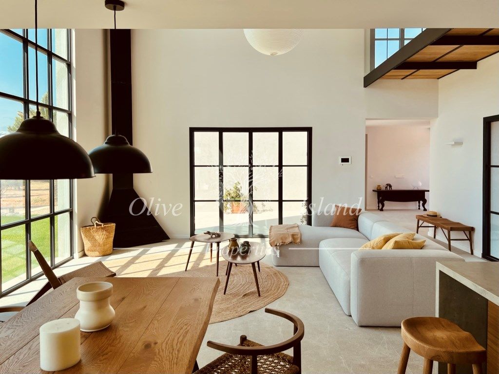 Sala d'estar de Finca rústica en venda en Santa María del Camí amb Aire condicionat, Piscina i Forn