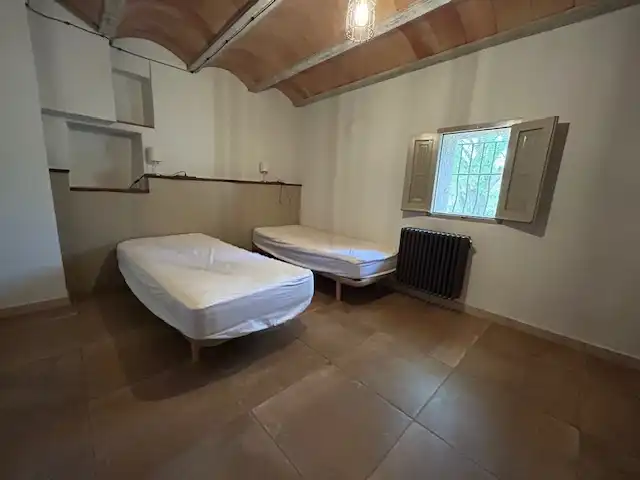 Habitación de Finca rústica de alquiler en Vallgorguina con Calefacción, Jardín privado y Piscina