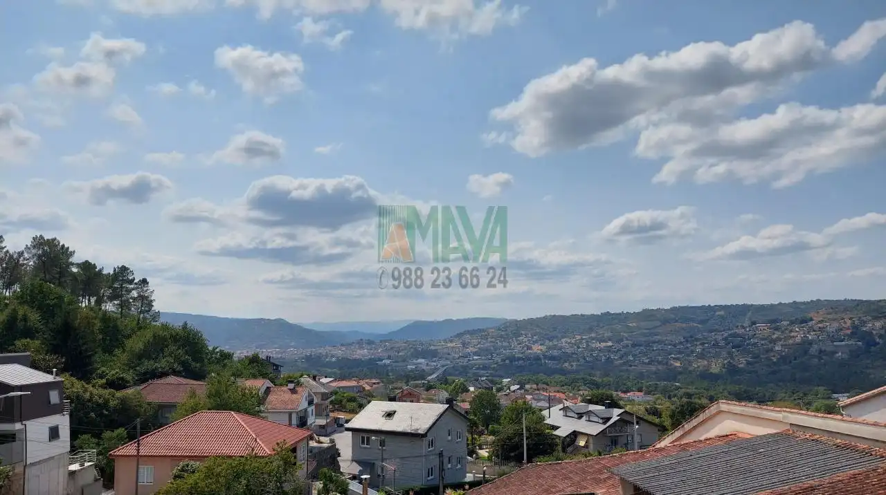 Houses for sale in Ourense Capital   with Private garden
