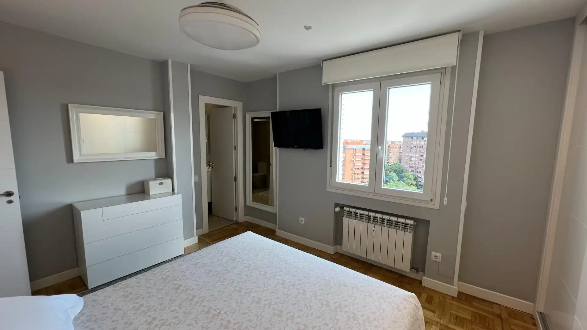 Bedroom of Flat for sale in Madrid  with Air Conditioner, Heating and Parquet flooring