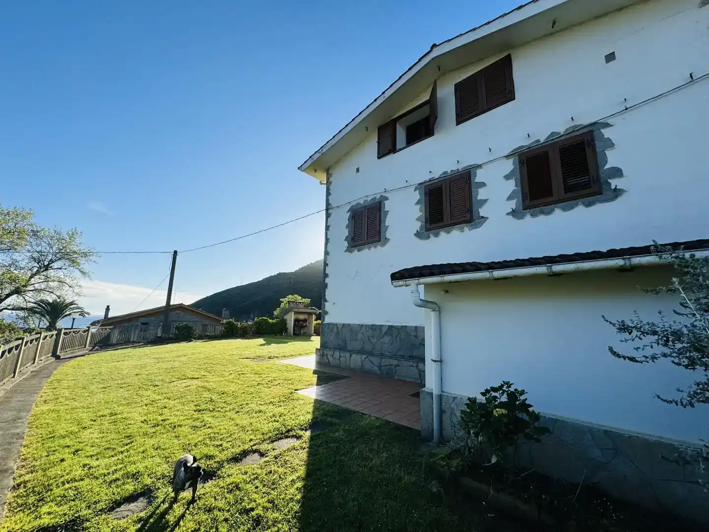 Vista exterior de Casa o chalet en venta en Castro-Urdiales con Balcón