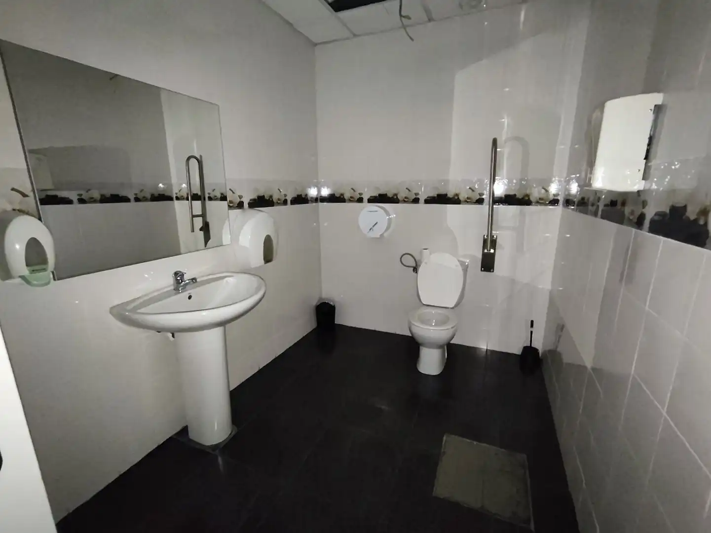 Business premises for sale in Logroño - Calle General Vara de Rey, imagen 9