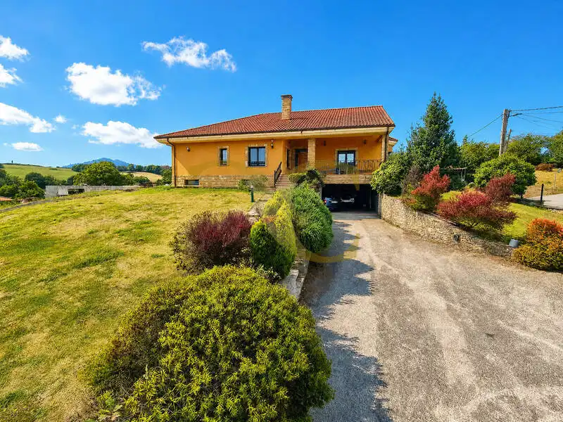 Exterior view of Houses for sale in Gijón   with Heating, Private garden and Terrace