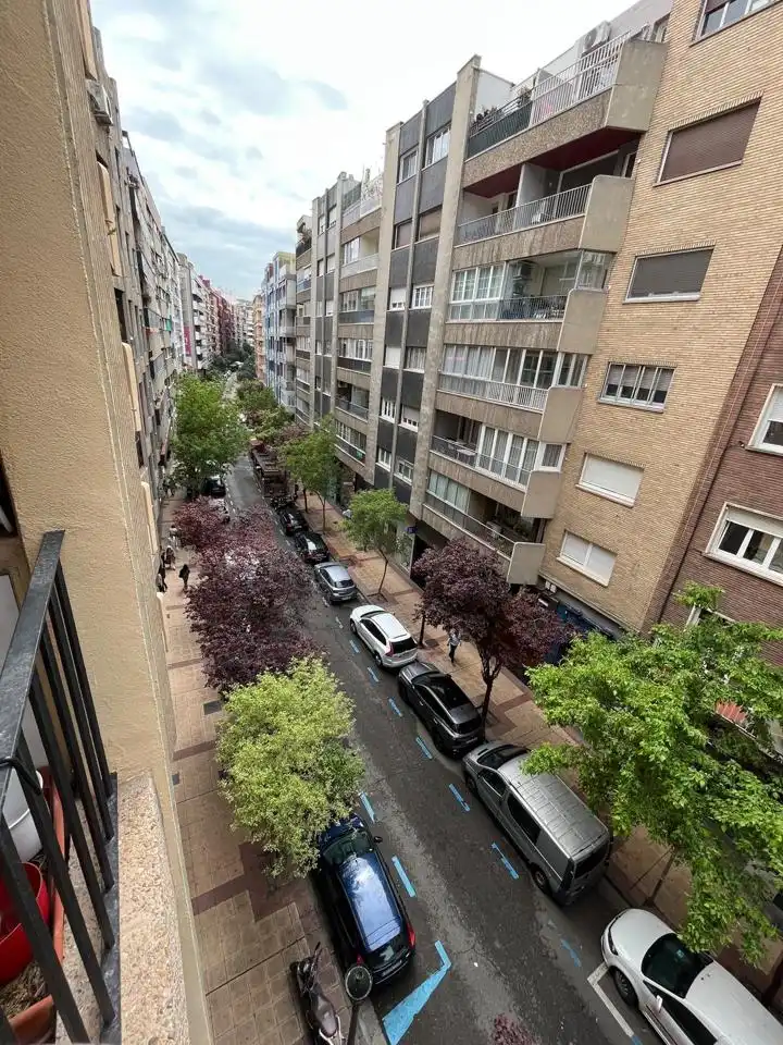 Vista exterior de Piso en venta en Zaragoza con Calefacción, Parquet y Terraza