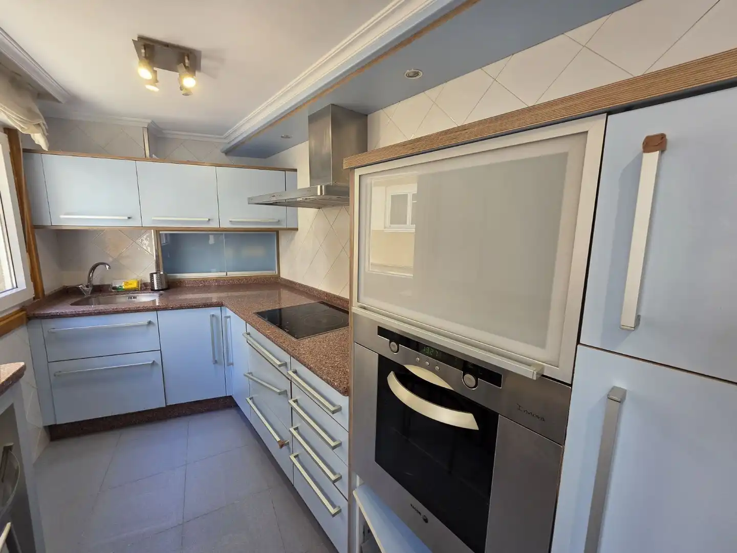 Cuina de Apartament en venda en A Coruña Capital  amb Calefacció