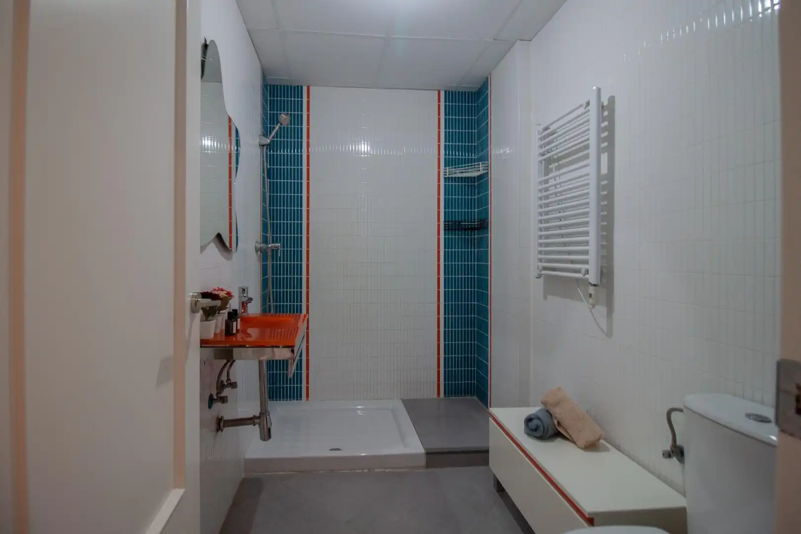 Bathroom of Duplexes for sale in Tomares  with Air Conditioner, Terrace and Balcony