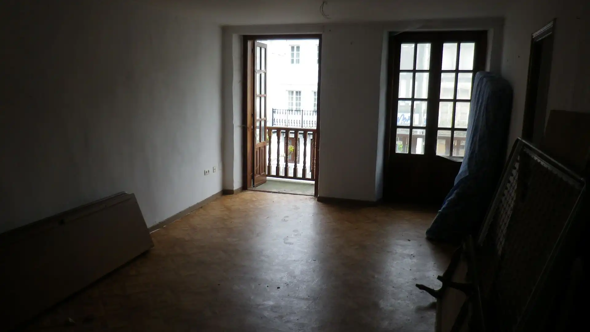 Einfamilien-Reihenhaus zum Verkauf in Viveiro mit Heizung, Privatgarten und Terrasse