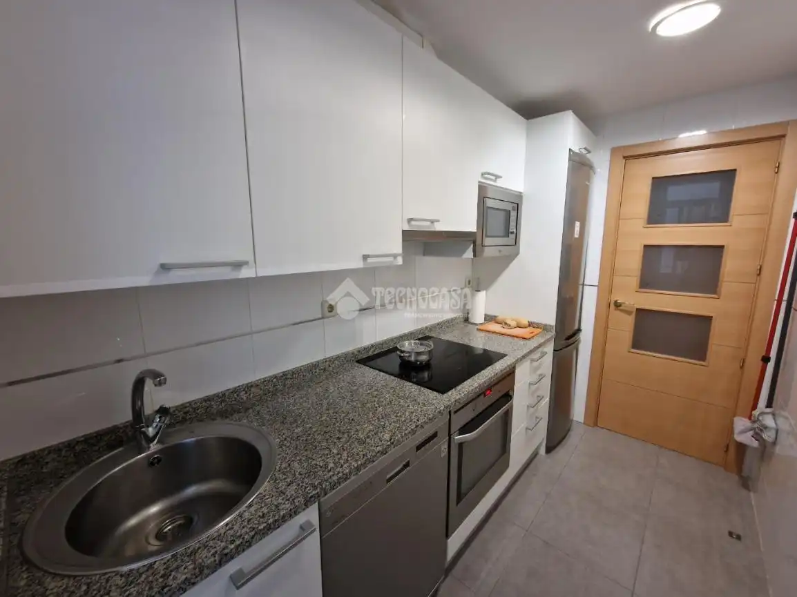 Kitchen of Flat for rent in Alcorcón  with Heating, Furnished and Community pool