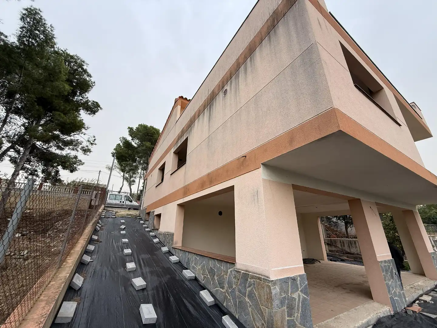Vista exterior de Casa o chalet en venta en Bellvei con Terraza