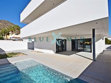 Villa mit Pool zum Verkauf in Calle de Jabeque-Playasol 2