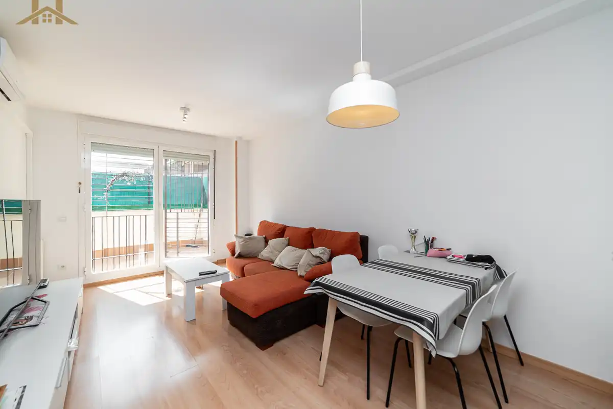 Piso con piscina en venta en Avenida de la Unión Europea 71, imagen 2