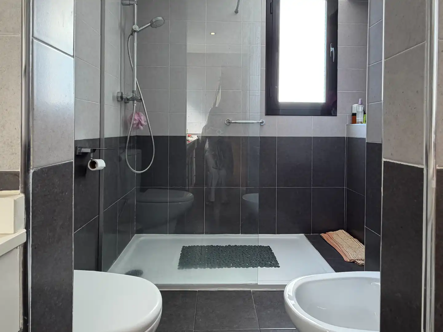 Baño de Casa o chalet en venta en Albolote con Aire acondicionado, Calefacción y Jardín privado