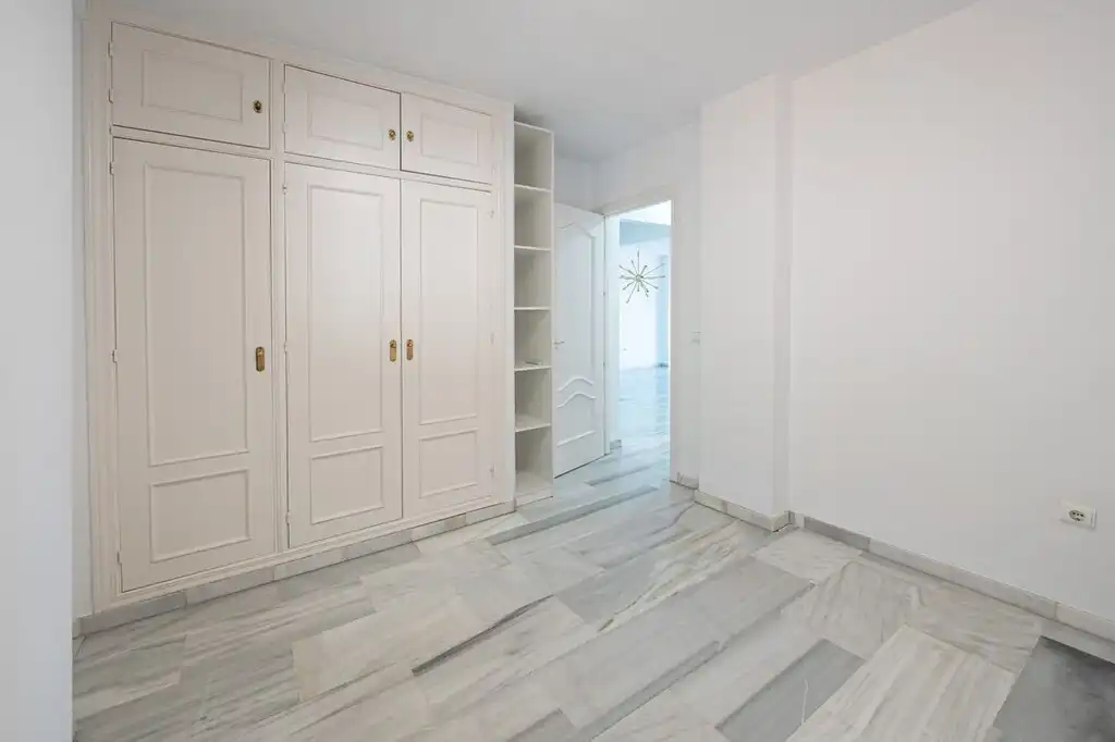 Schlafzimmer von Erdgeschoss zum Verkauf in Benalmádena mit Klimaanlage, Terrasse und Gemeinschaftspool