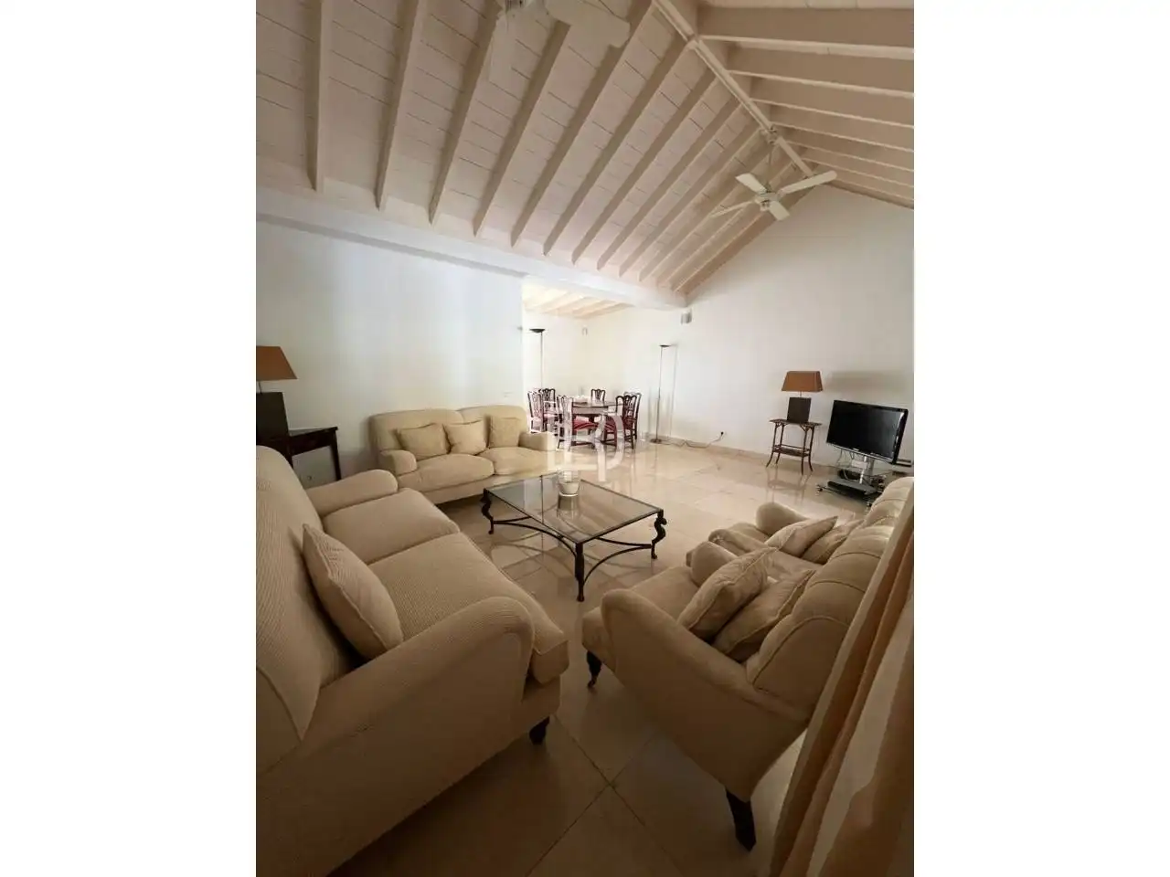 Sala d'estar de Casa adosada de lloguer en Puerto de la Cruz amb Jardí privat, Terrassa i Moblat