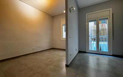 Flat for sale in  Barcelona Capital  with Oven, Washing machine and Balcony