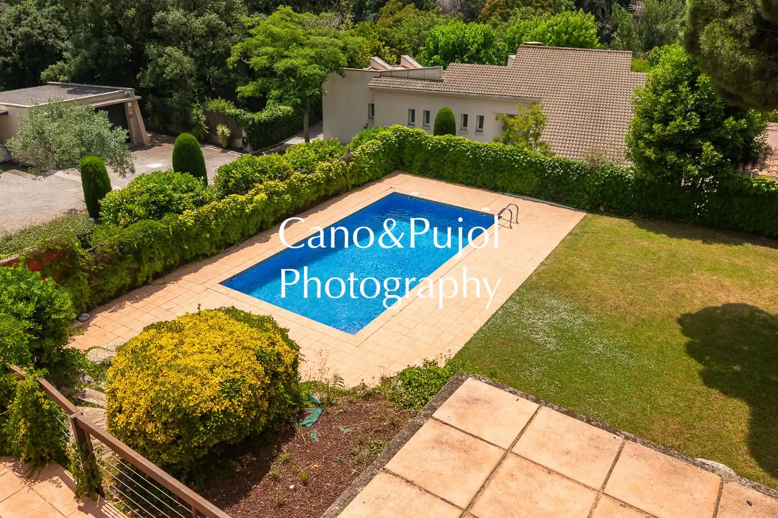 Piscina de Casa o xalet en venda en Cerdanyola del Vallès amb Aire condicionat, Calefacció i Terrassa