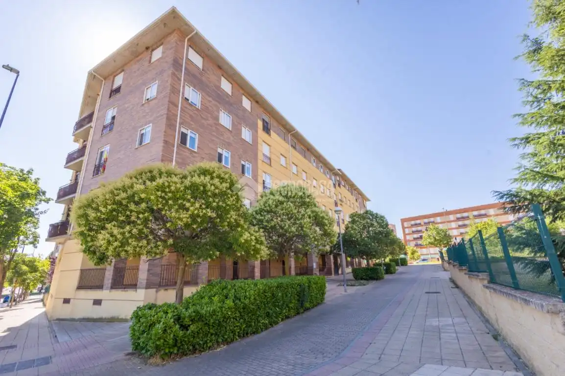 Vista exterior de Piso en venta en Salamanca con Aire acondicionado, Terraza y Trastero