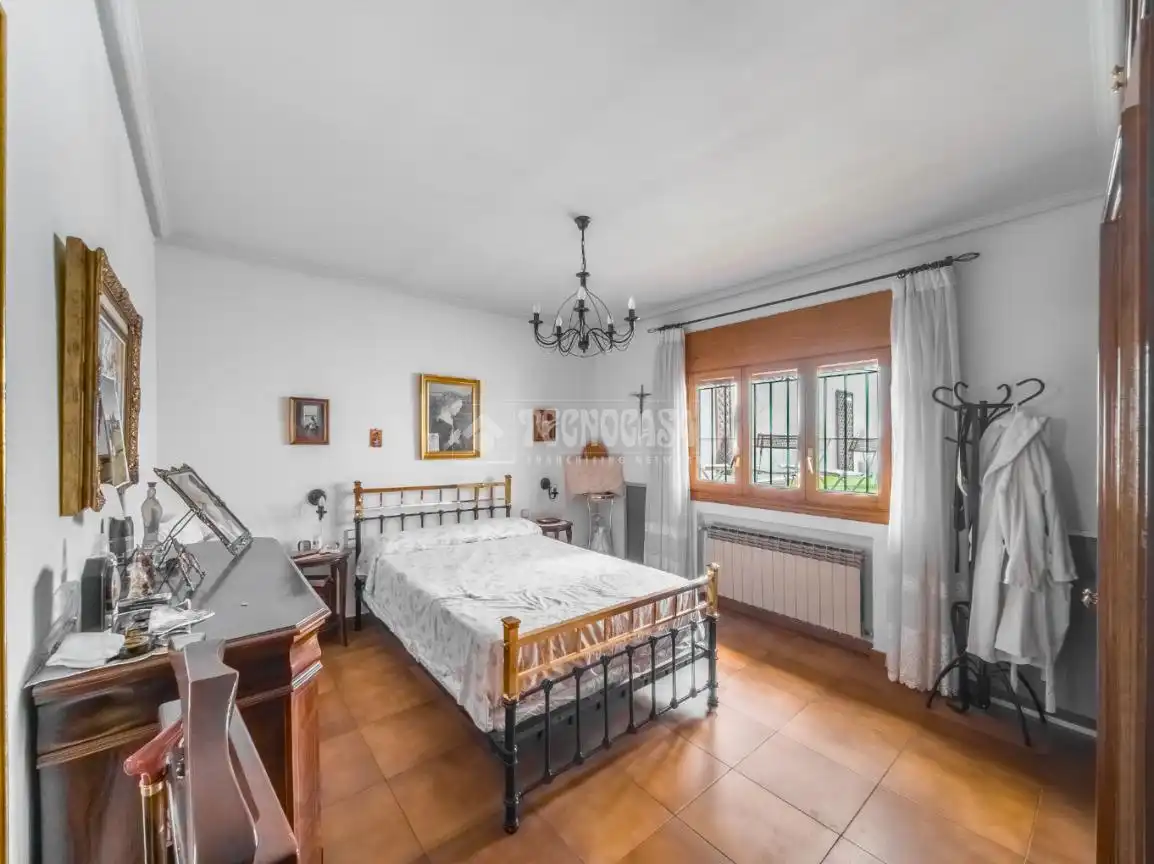 Habitación de Casa adosada en venta en Campo Real
