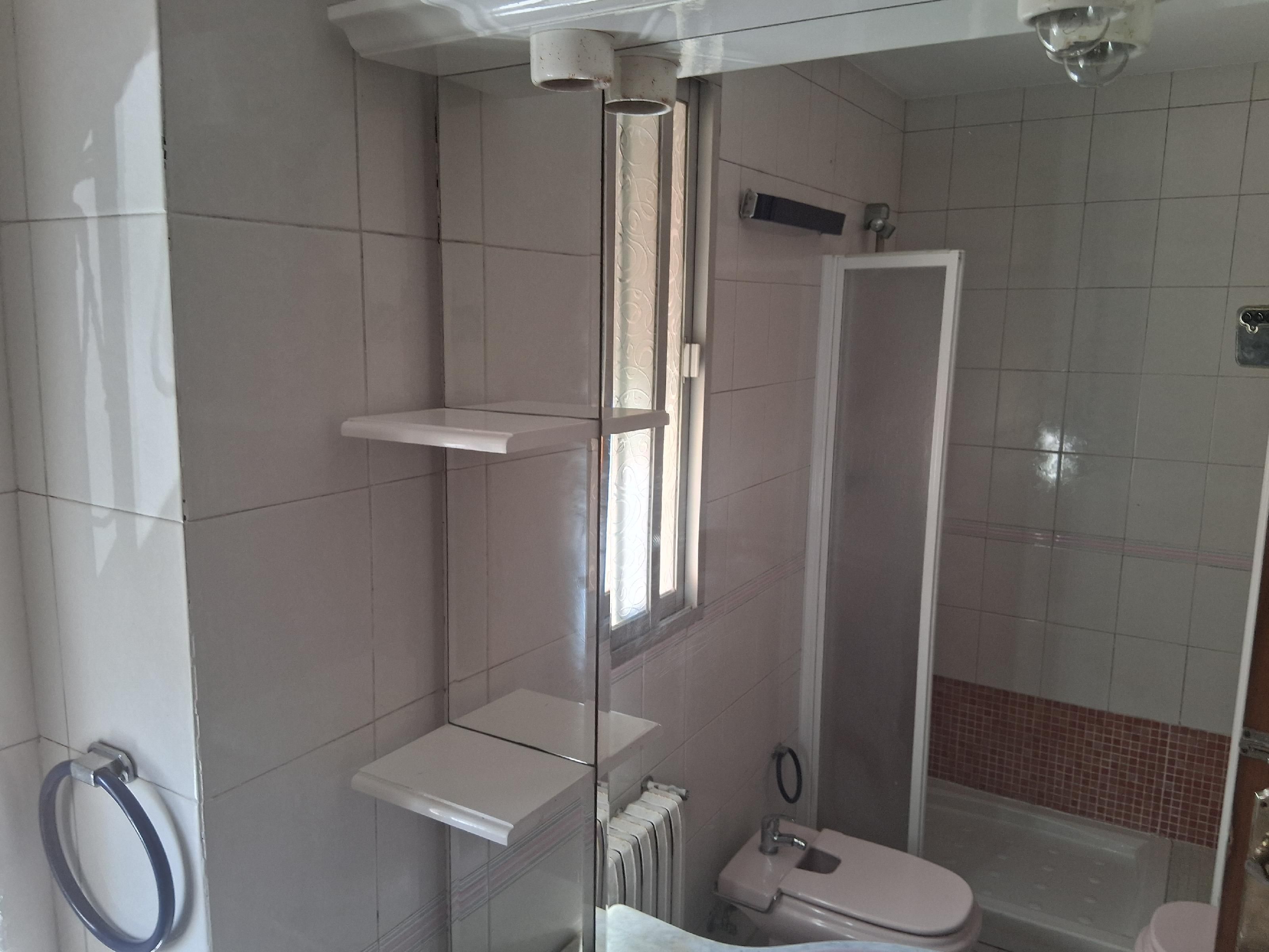 Bany de Apartament en venda en Baeza amb Aire condicionat, Calefacció i Terrassa