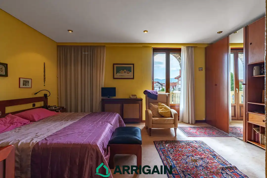 Habitación de Casa o chalet en venta en Irun  con Calefacción, Jardín privado y Terraza
