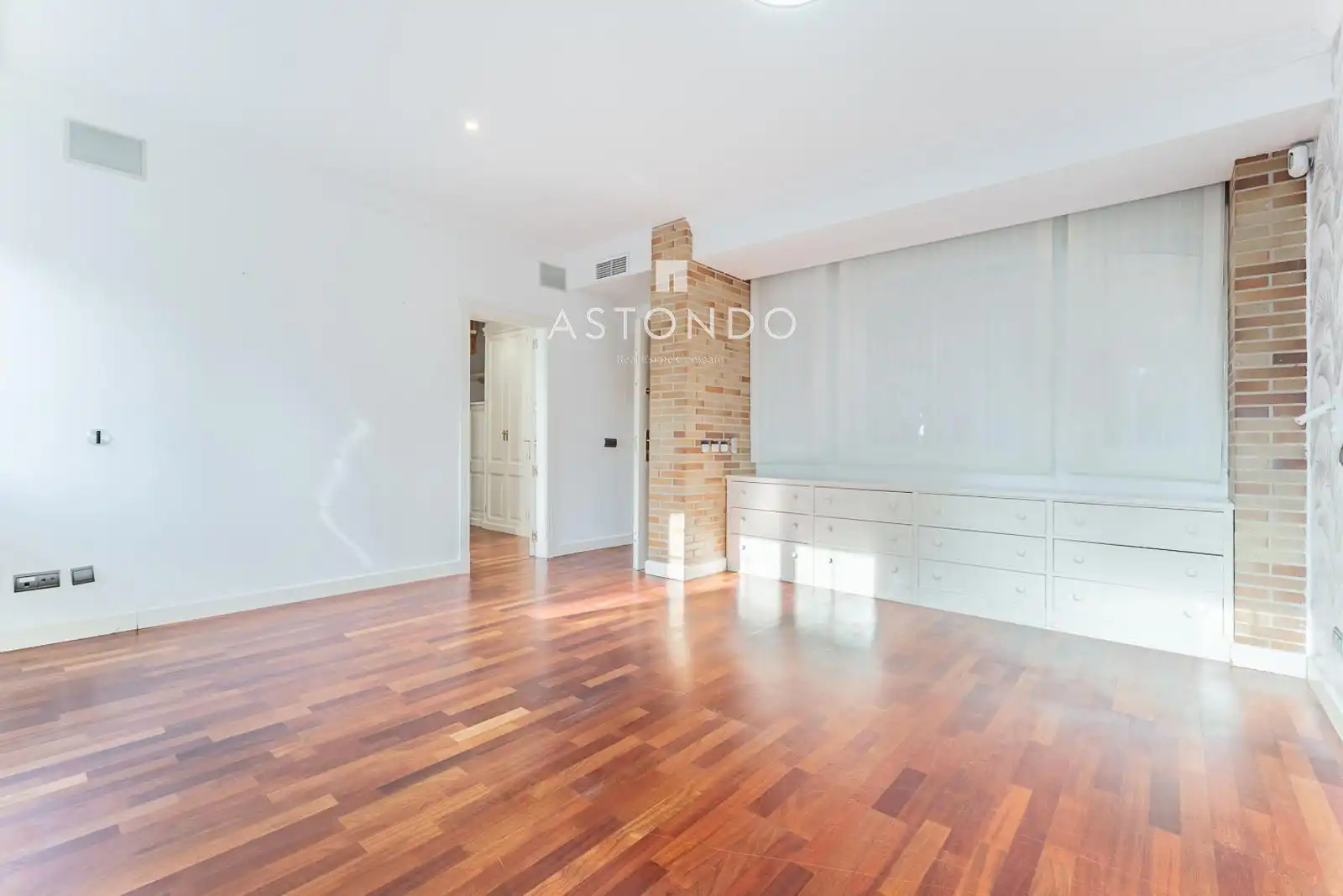 Habitación de Casa adosada en venta en Madrid con Aire acondicionado, Calefacción y Terraza