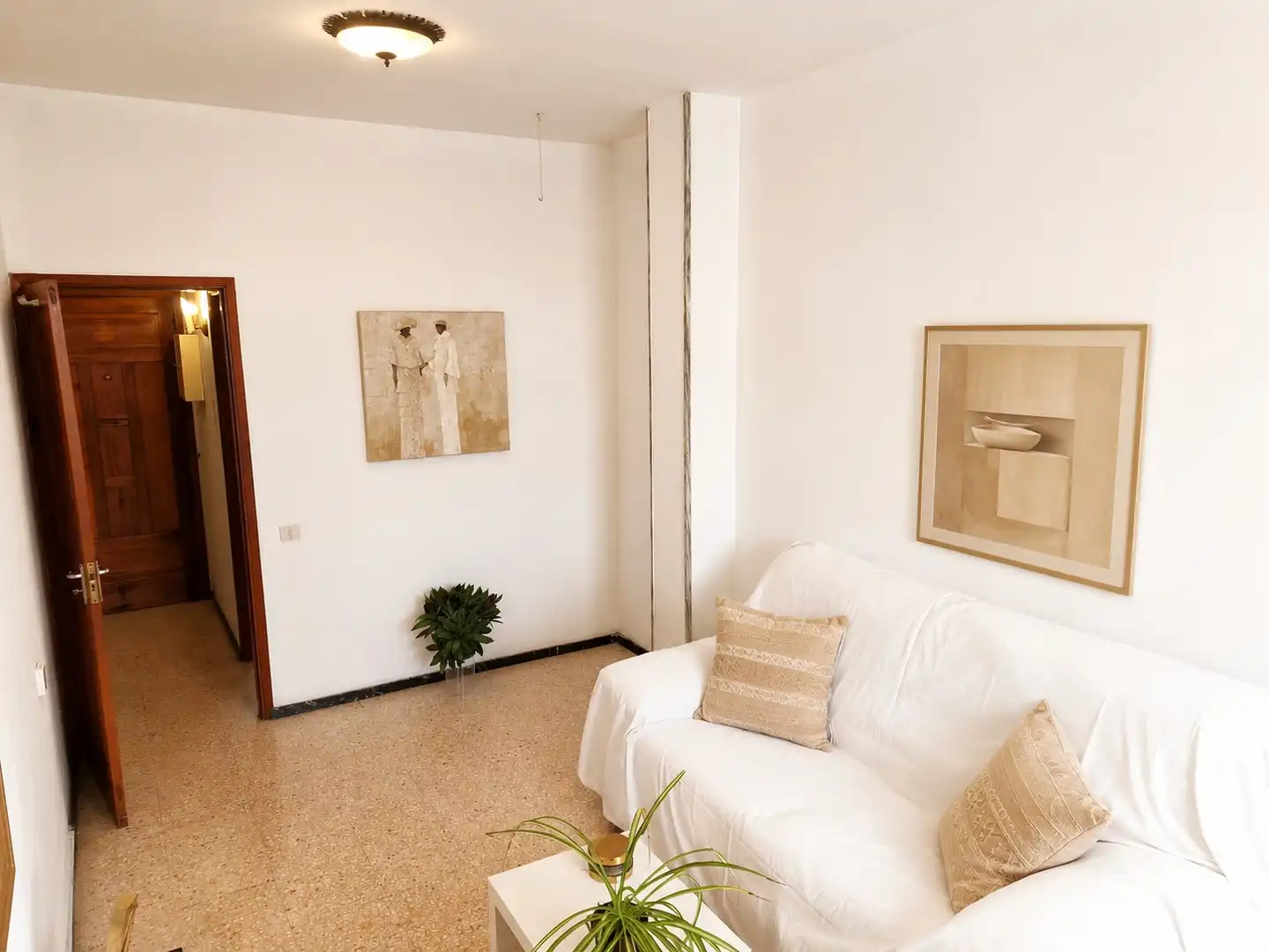 Sala d'estar de Pis en venda en Las Palmas de Gran Canaria amb Balcó i Internet