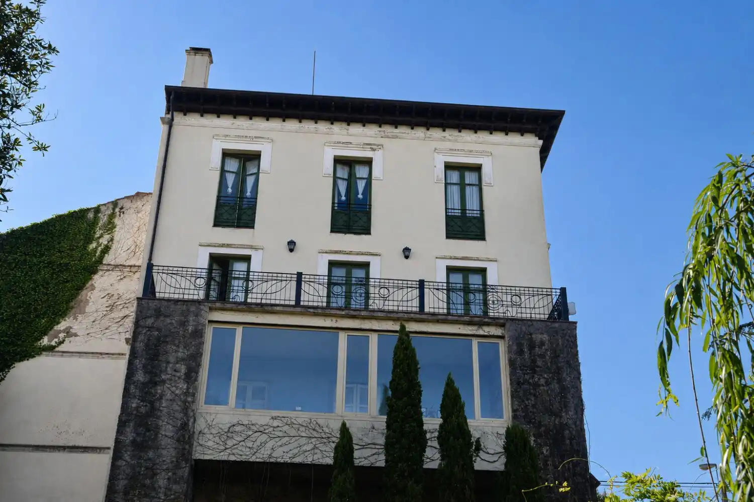 Vista exterior de Casa o chalet en venta en Colindres con Calefacción, Trastero y Amueblado