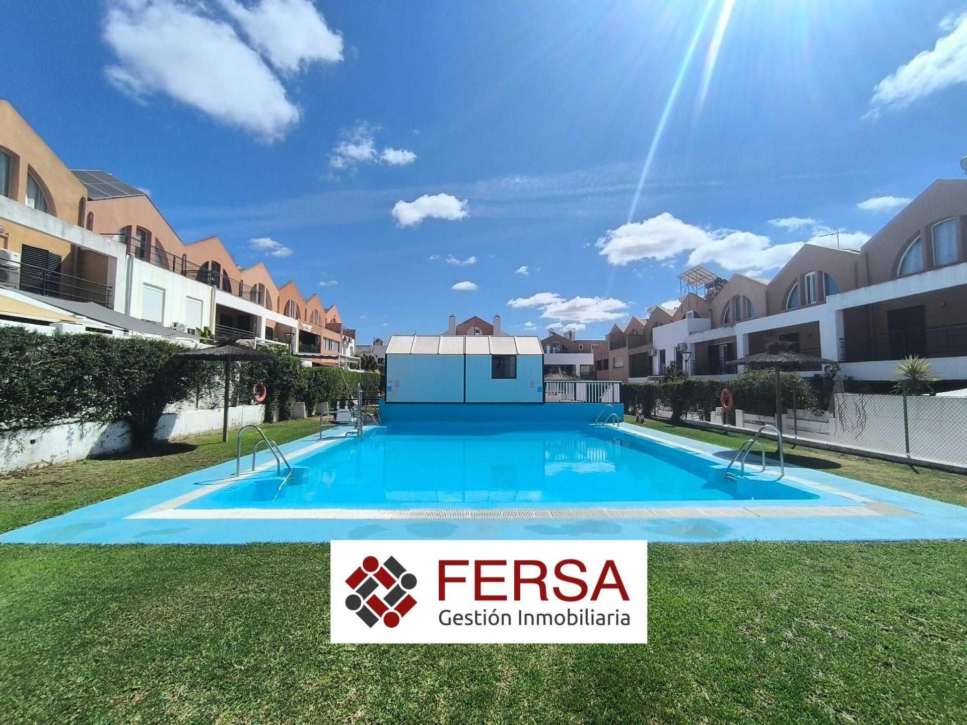 Exterior view of Single-family semi-detached for sale in El Puerto de Santa María