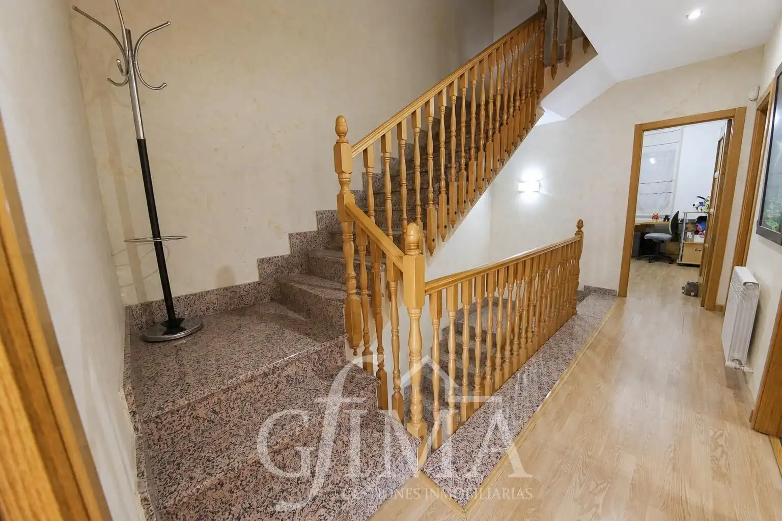 Casa adosada en venta en Tomelloso con Calefacción y Amueblado