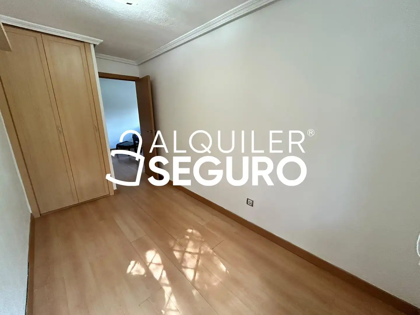Habitación de Piso de alquiler en Madrid con Aire acondicionado, Calefacción y Amueblado
