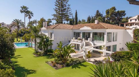 Villa Rubí  Nueva Atalaya, Estepona 4.200.000  Escritura única  Villa principal y casa de huéspedes independiente, imatge 2