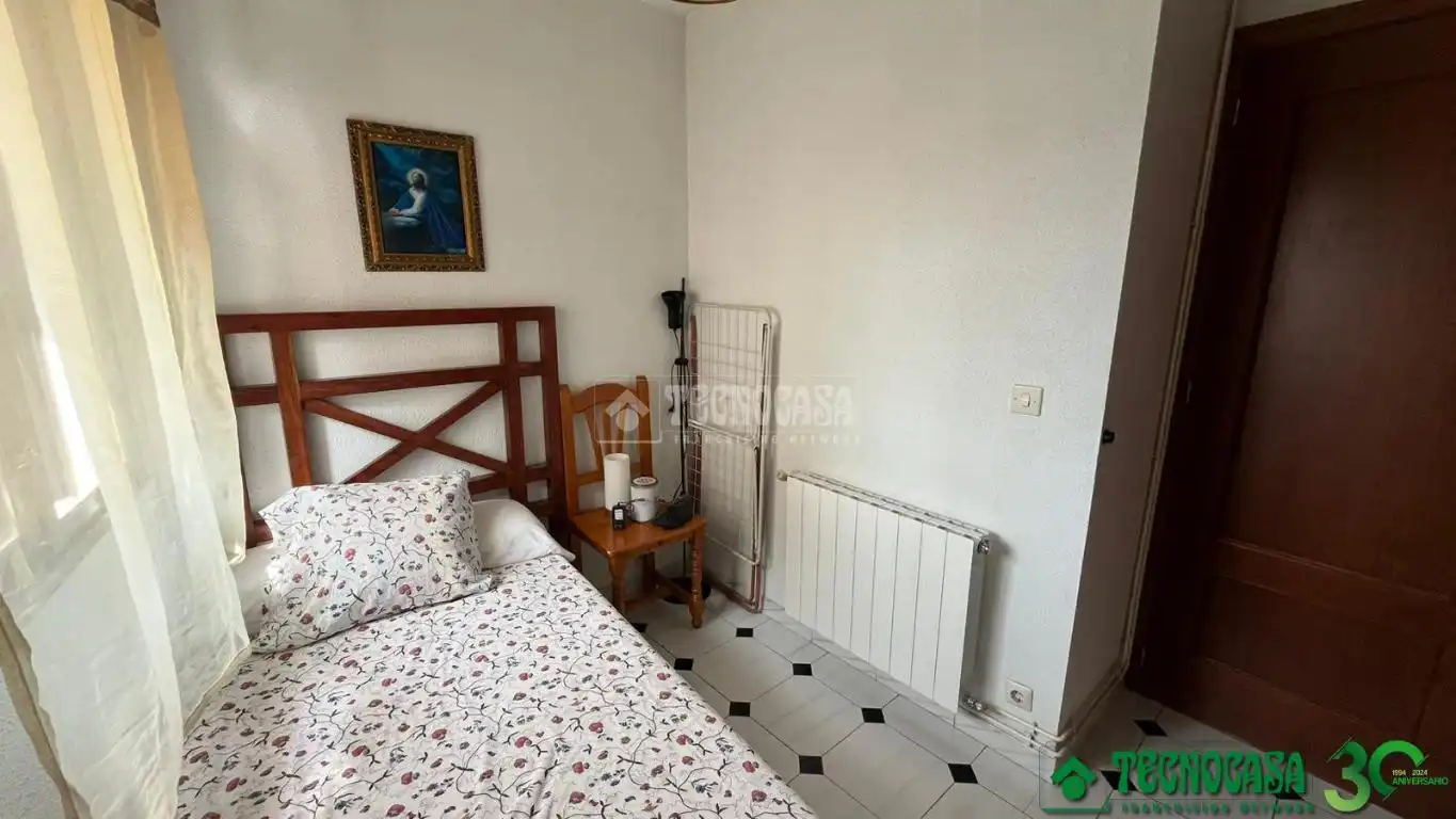 Schlafzimmer von Einfamilien-Reihenhaus zum Verkauf in San Esteban del Valle mit Klimaanlage und Heizung
