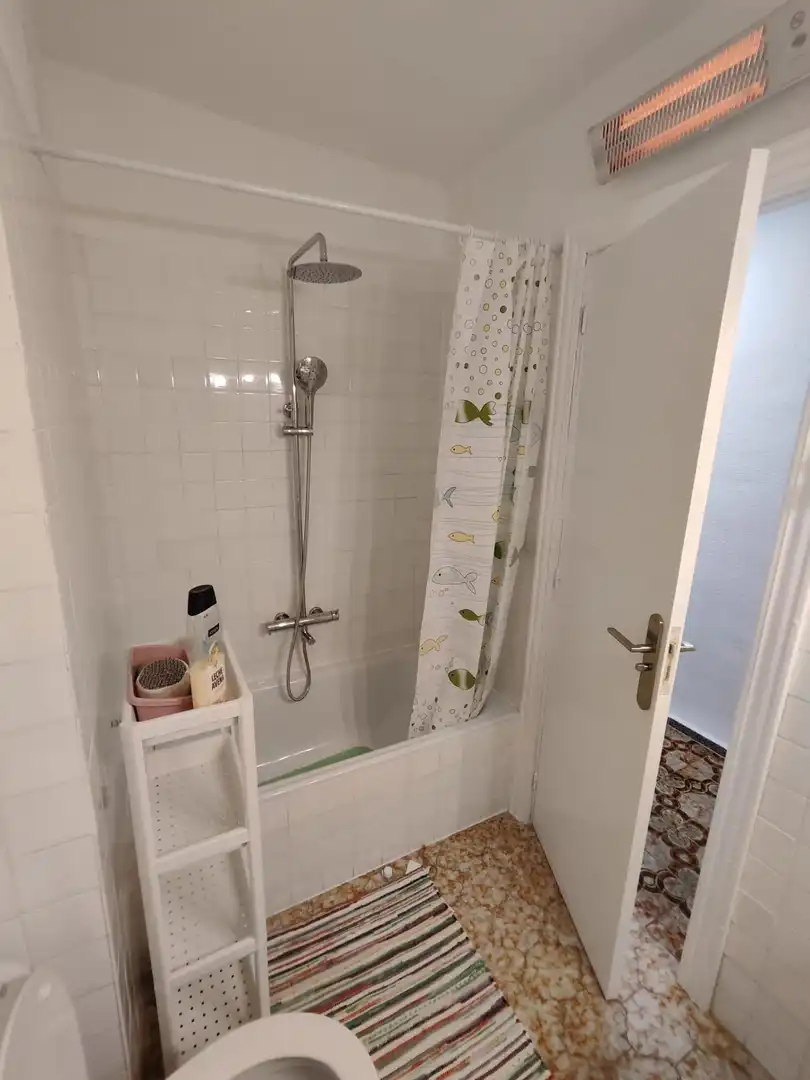 Baño de Apartamento en venta en Alicante / Alacant con Aire acondicionado, Calefacción y Terraza