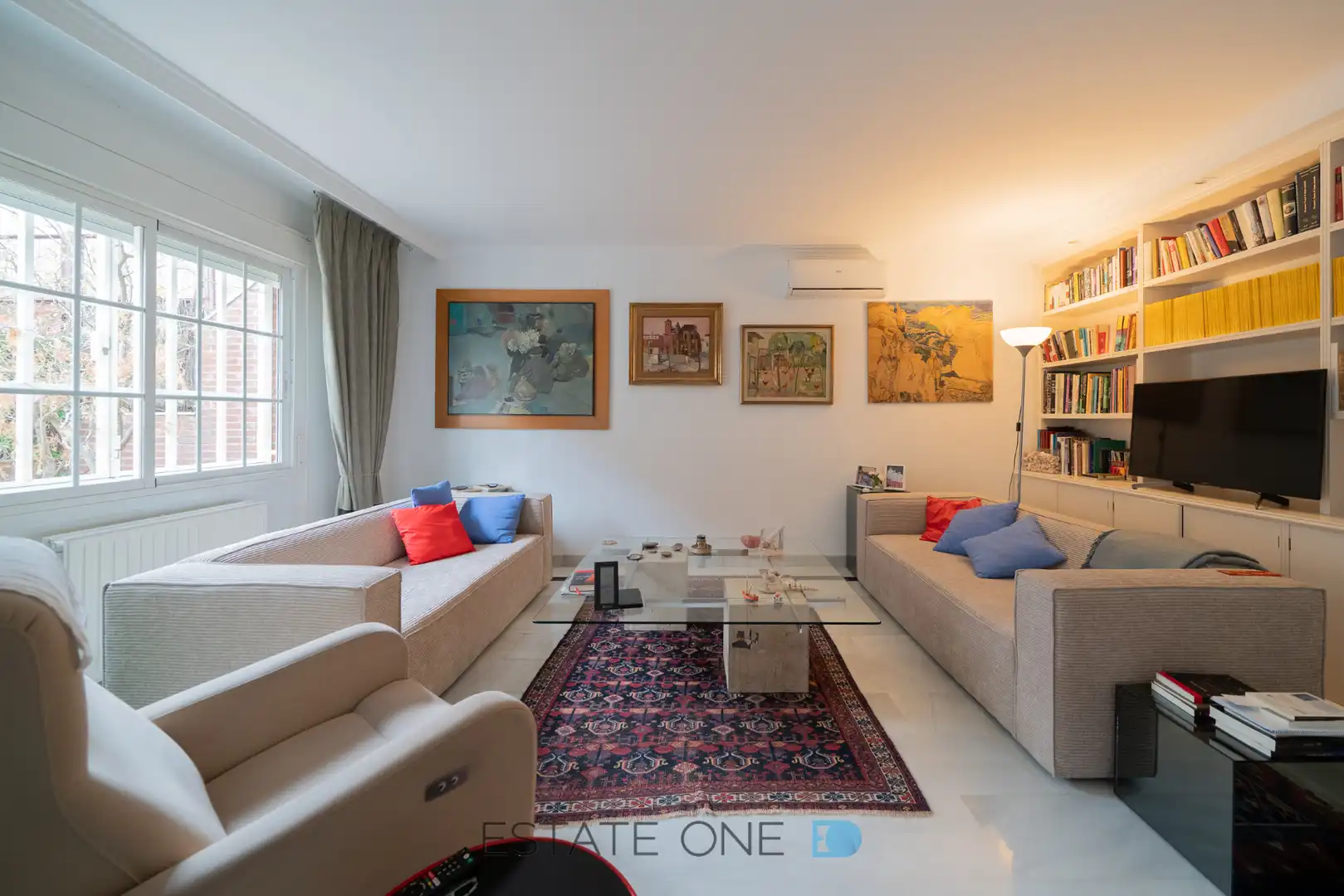 Sala de estar de Casa adosada en venta en Madrid con Aire acondicionado, Calefacción y Jardín privado