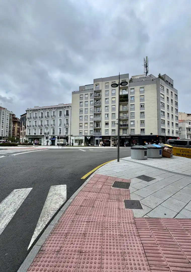 Vista exterior de Piso en venta en Avilés con Calefacción