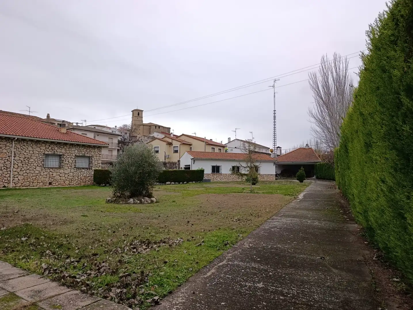 Houses for sale in Buendía  with Air Conditioner, Heating and Private garden