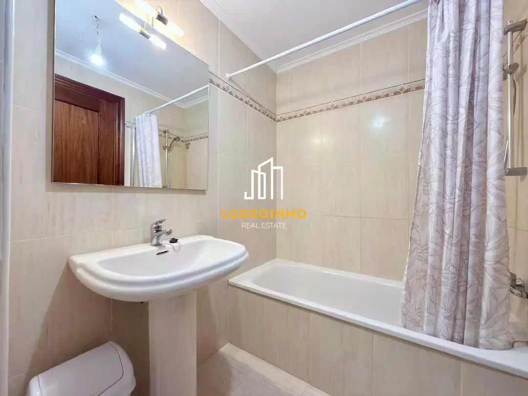 Bathroom of Flat for sale in Lardero  with Heating, Storage room and Furnished
